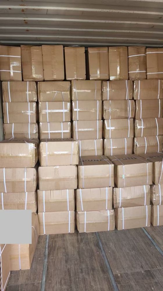 Giao hàng bằng xe tải cắt bánh xe